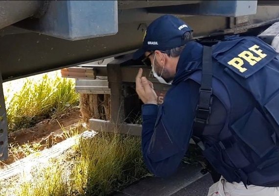 PRF recupera caminhão adulterado e com peças roubadas nesta quinta-feira