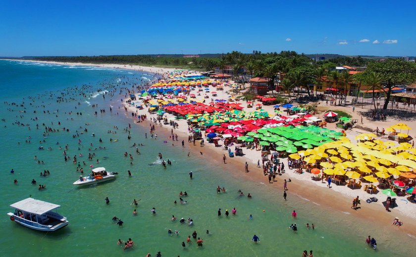 Vídeo: Praia do Francês, no litoral sul, se consolida como destino nacional