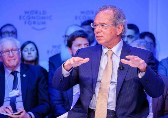 'O pior inimigo do meio ambiente é a pobreza', diz Paulo Guedes em Davos
