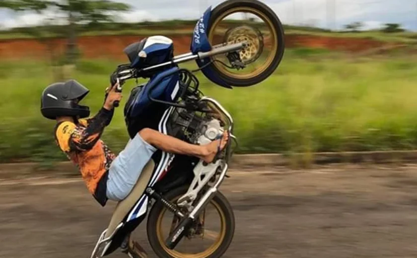 Motociclista é autuado após manobra perigosa em via movimentada de Arapiraca