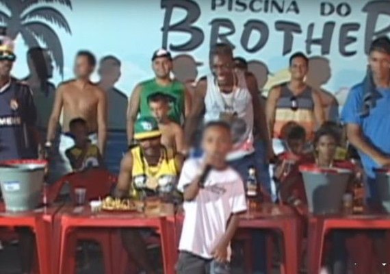 MC Doguinha canta letras obscenas desde 9 anos e, aos 12, faz até 13 shows semanais