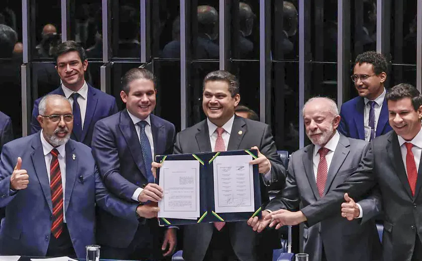 Congresso promulga emenda do fim da 6x1; escala 5x2 começa em 60 dias