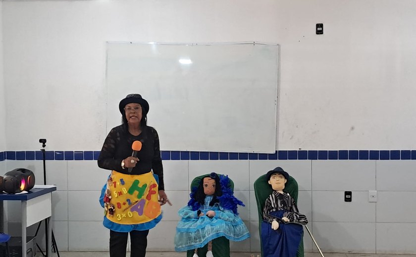 Tia Márcia Conta Histórias incentiva a observação e o estudo em escola de Maceió