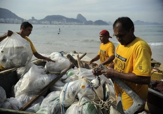 No RJ, ONGs promovem ações para conscientizar sobre limpeza de oceanos