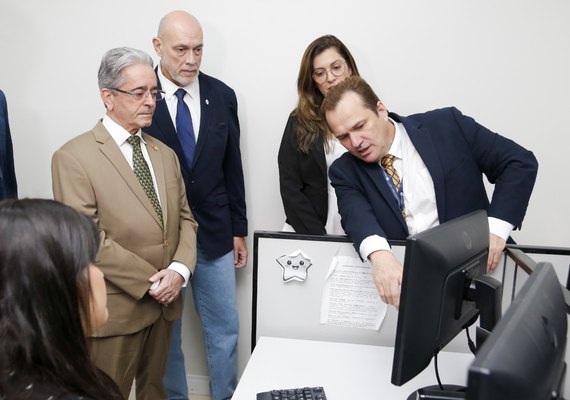 Presidente do TJ/AL acompanha implantação do eproc no 3º Juizado da Capital