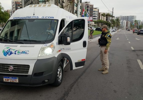 Operação Turismo Clandestino intensifica fiscalização na orla de Maceió