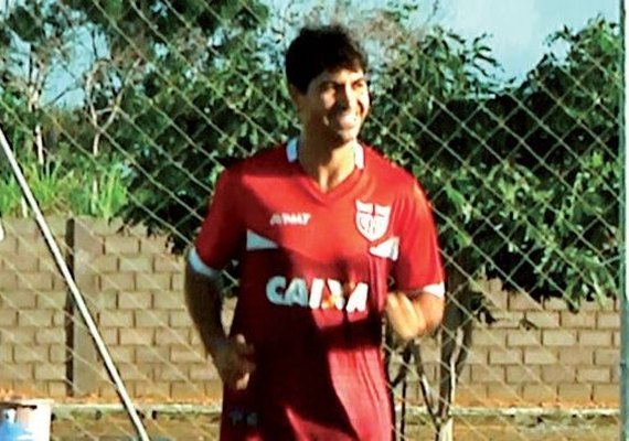 CRB só define titulares nesta quinta e Zé Carlos está liberado