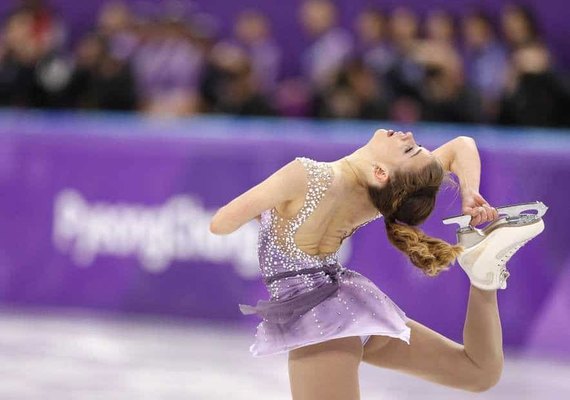 Patinação no gelo: brasileira se classifica e faz história