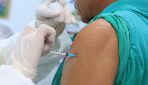 Números de casos e óbitos em Alagoas caem simultaneamente pela primeira vez em meses