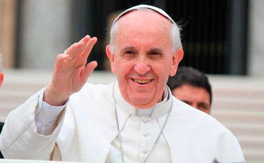 Papa Francisco pede desculpas por tapa em fiel no Vaticano