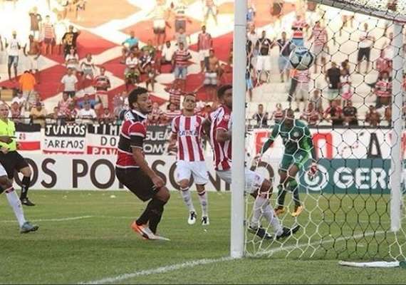 Santa Cruz vence clássico contra o Náutico e toma liderança do Grupo A