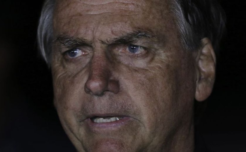Bolsonaro conversou com ex-chefe da Receita Federal sobre liberação de joias