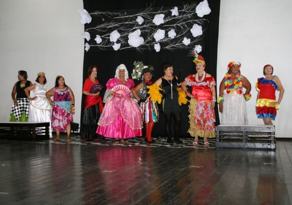 Sesc realiza desfile 'O Charme e a Beleza da Pessoa Idosa'