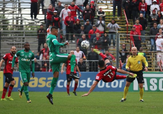 Brasil de Pelotas vence Goiás e empurra o CRB para a zona de rebaixamento