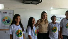 Juíza ministra palestra sobre violência doméstica para alunos da rede pública