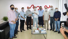 Lyra mantém tradição de ouvir candidatos recebendo Alfredo Gaspar