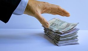 Mensagem de magistrado no whatsApp mostra insistência para manter privilégio