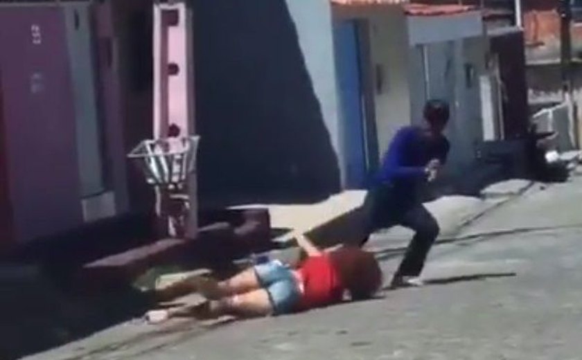Mulher reage a assalto e é agredida por ladrão em Maceió