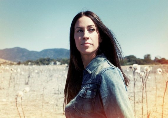 Ex-empresário que roubou Alanis Morissette pega seis anos de prisão