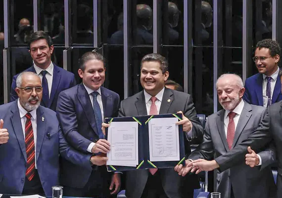 Congresso promulga emenda do fim da 6x1; escala 5x2 começa em 60 dias