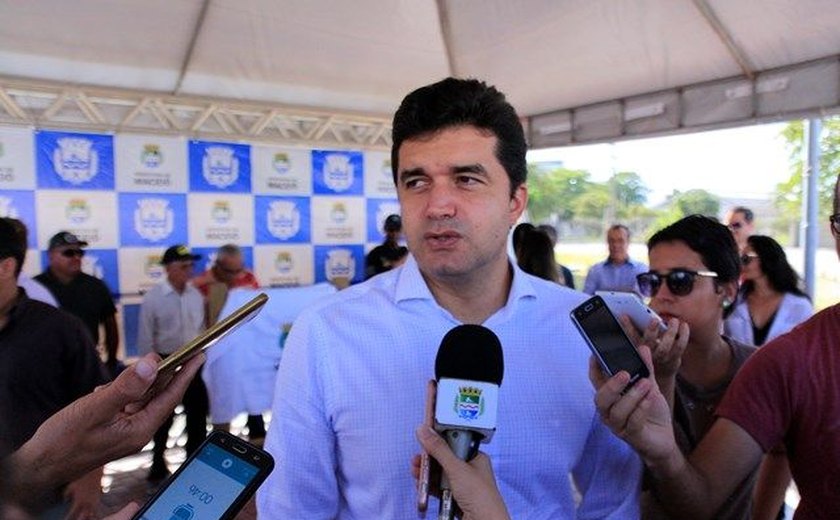 Rui Palmeira quer soluções do Governo Federal para rachaduras em bairros