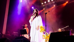 Wilma Araújo apresenta show em homenagem a Clara Nunes no Teatro Deodoro