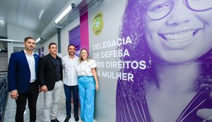 'Nenhum feminicídio em agosto', celebra Paulo Dantas em visita à delegacia da Mulher 24 horas