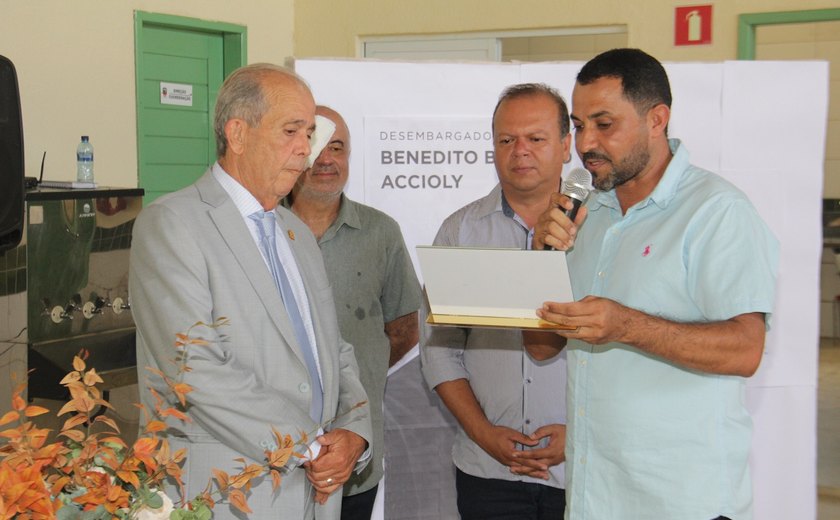 Celyrio Adamastor é homenageado em escola de Igaci