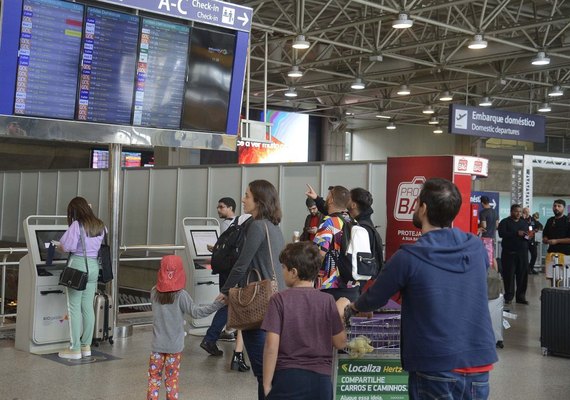 Juiz considera ilegal obrigação de isolamento de viajantes do Brasil