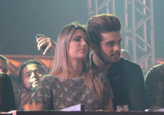 Luan Santana e Jade Magalhães retomam namoro