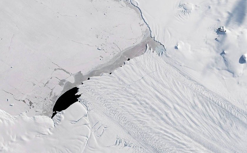 Nasa diz que novo iceberg se desprende de geleira na Antártica