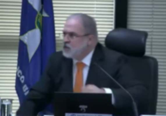 Vídeo: Augusto Aras dá murro na mesa e parte para cima de procurador em sessão do MPF