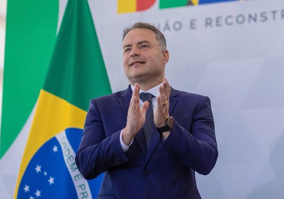 Ministro dos Transportes, Renan Filho anuncia repasse de R$ 500 mil para cooperativa de marisqueiras