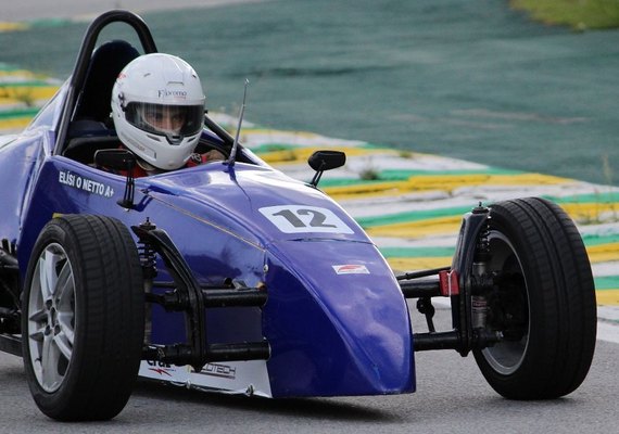 Jovem piloto alagoano estreia com vitória na temporada 2019 da Fórmula Vee em Interlagos