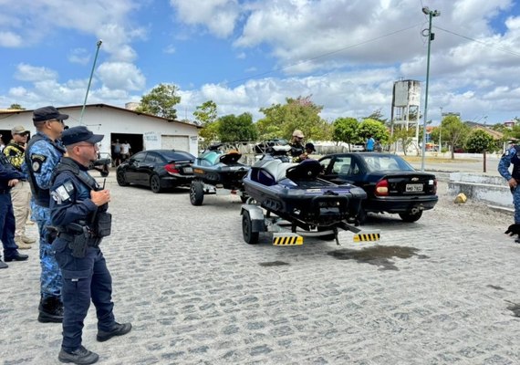 Cinco motos aquáticas são apreendidas em operação integrada no Porto de Maceió