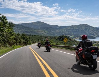 Férias de julho: planejamento e revisão da moto ajudam a reduzir riscos nas viagens