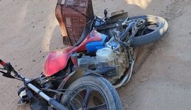 Motociclista perde controle do veículo, bate em cerca de arame farpado e morre