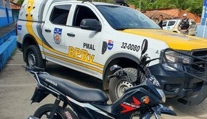 Homem com mandado de prisão é capturado e integrante de facção morre em operação policial