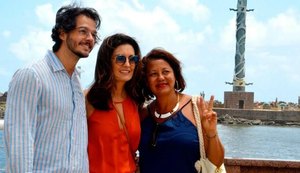 Fátima Bernardes e Túlio Gadêlha passeiam pelo Marco Zero no Recife