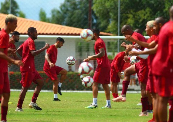 CRB tenta ser primeiro do grupo diante do Fortaleza no Castelão
