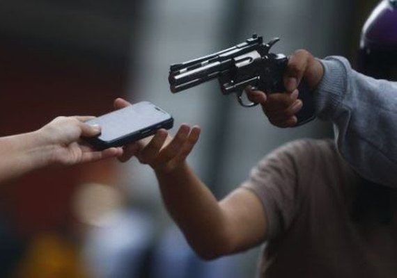 PC prende suspeito de roubo de celulares em Maceió