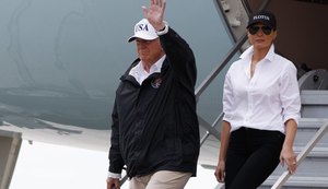 Donald Trump vai ao Texas em meio às enchentes da tempestade Harvey