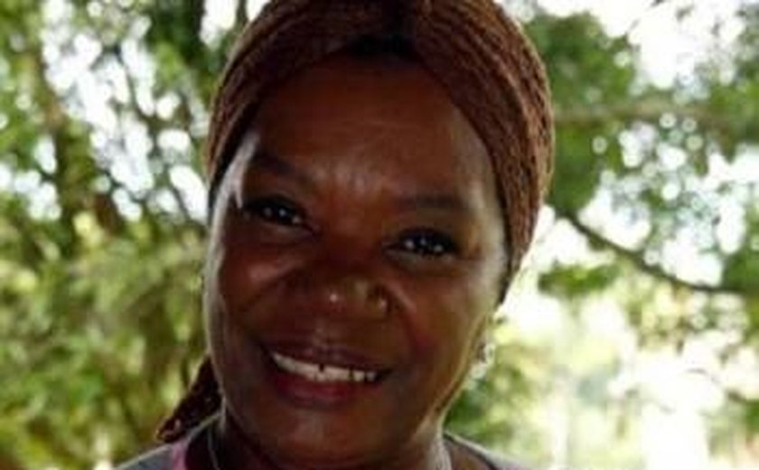 Atriz Neusa Borges é internada às pressas em hospital de Salvador