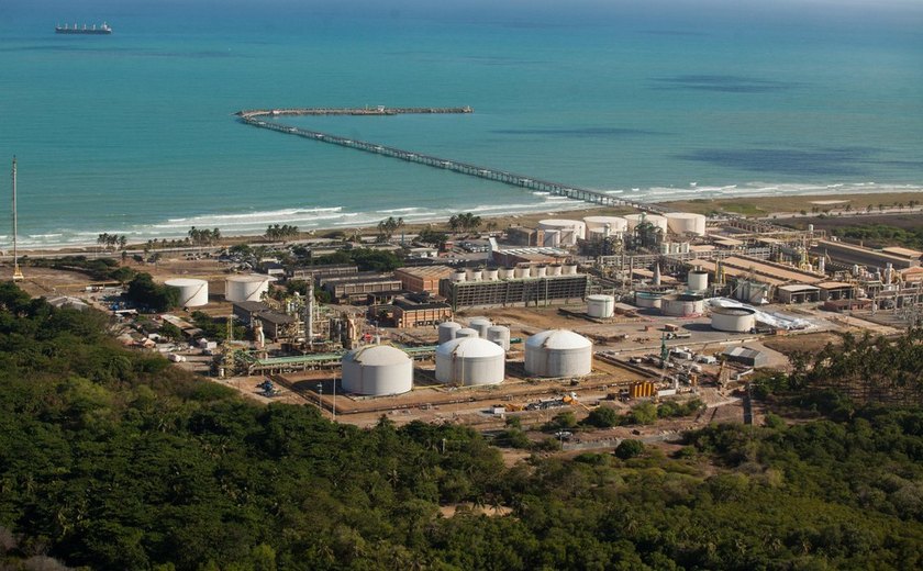 Após afundar bairros em Maceió, Braskem inicia demissão em massa