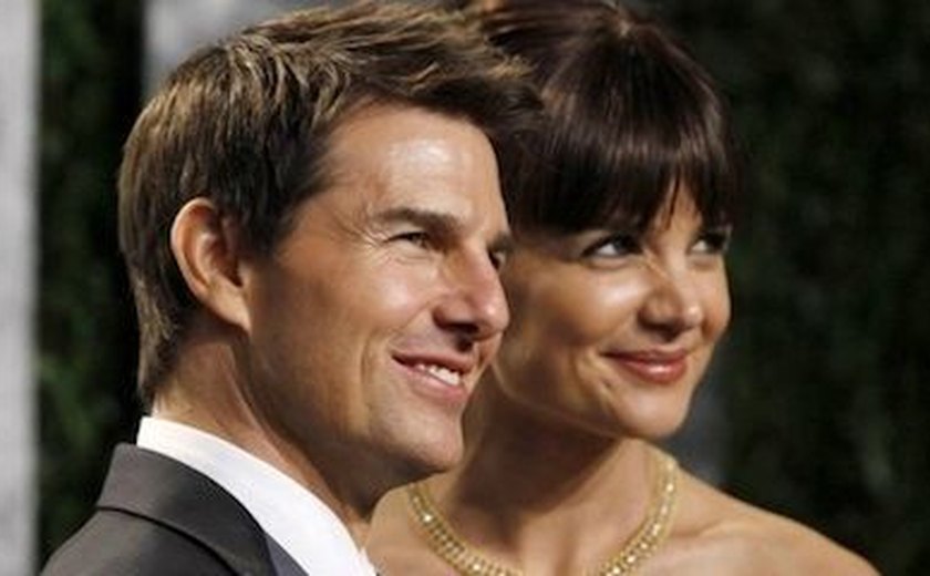 Katie Holmes recebeu milhões do ex Tom Cruise para não se expor