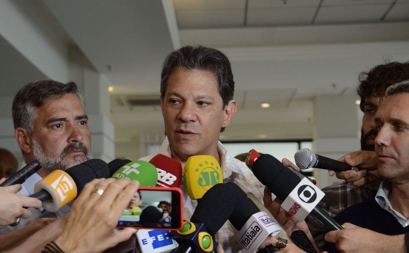Presidenciável Fernando Haddad defende união e diz estar aberto ao diálogo com militares