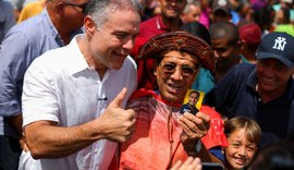 Renan Filho reúne prefeitos no Sertão e destaca pacote bilionário de investimentos para Alagoas