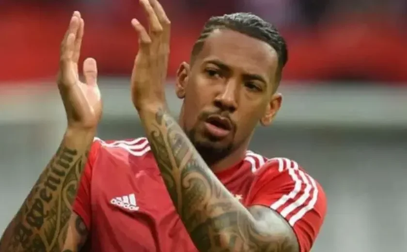 Líder do Bayern anuncia aposentadoria aos 37 anos