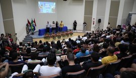 Aula inaugural na Ufal contou com palestra do jornalista Leonardo Sakamoto