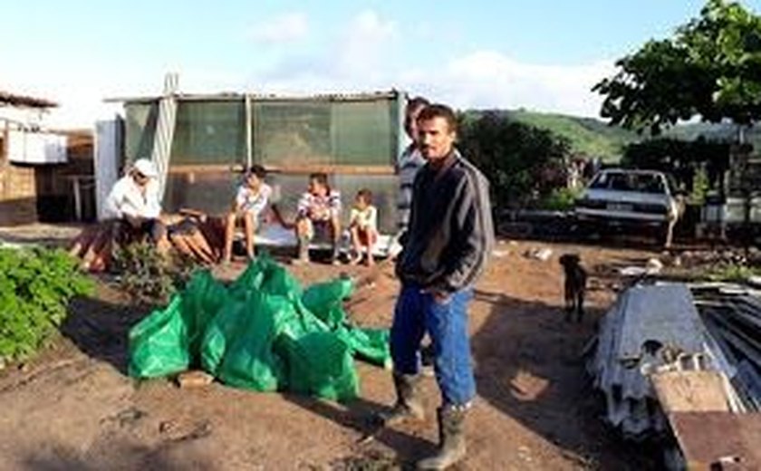 CPT e Adveniat distribuem 414 cestas de alimentos em Alagoas nesta segunda-feira